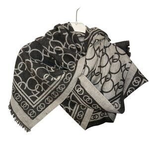 Bloomingdales 50 Anniversary charcoal dove gray SUPER SOFT B initial scarf 25x72